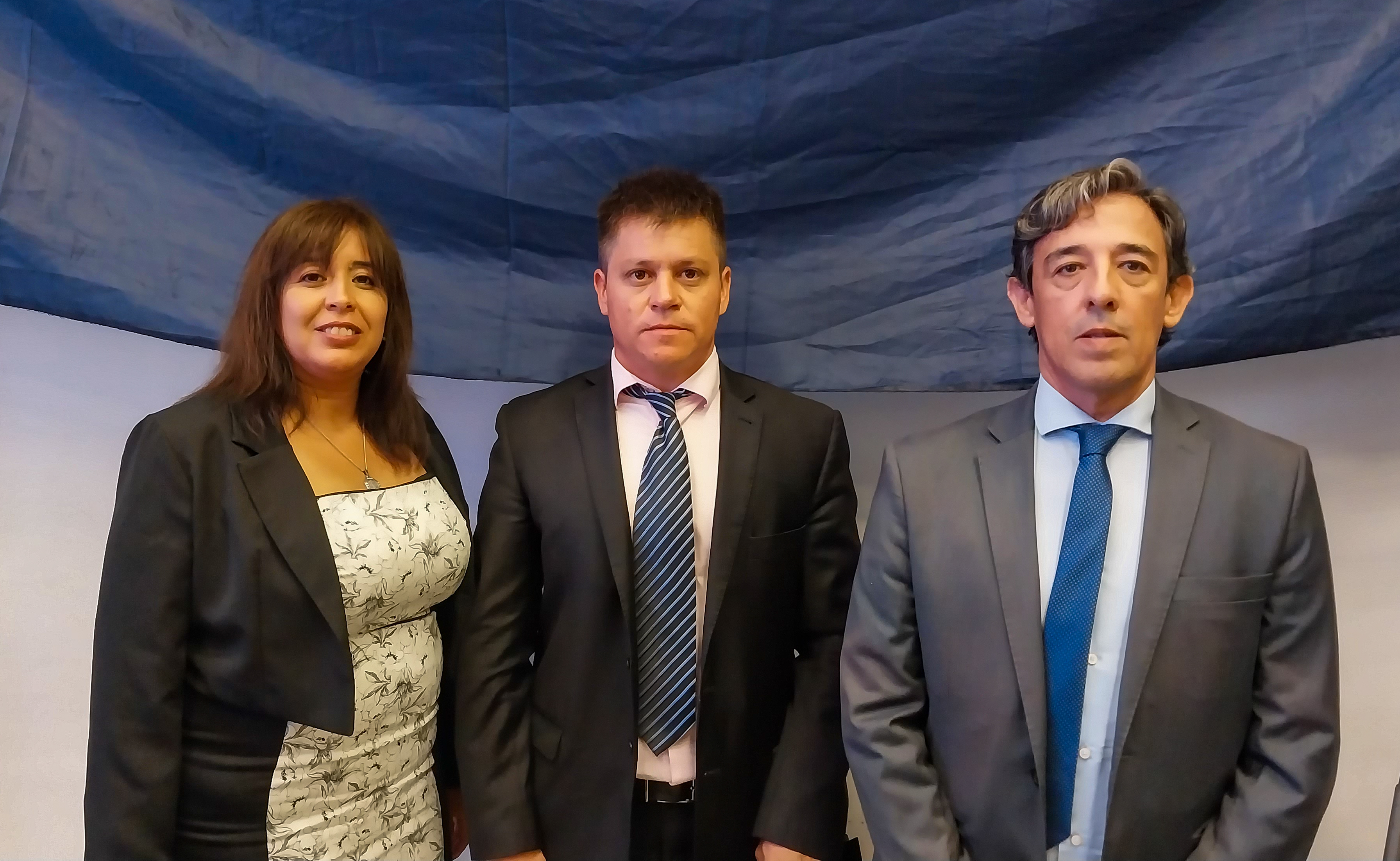 Cobertura de prensa y autoridades gubernamentales